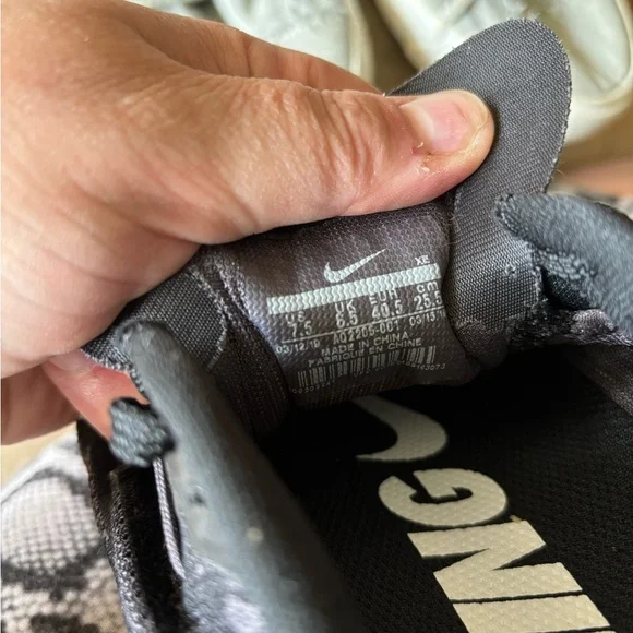 Nike men’s running shoes size 7.5 brand new - Picture 5 of 5